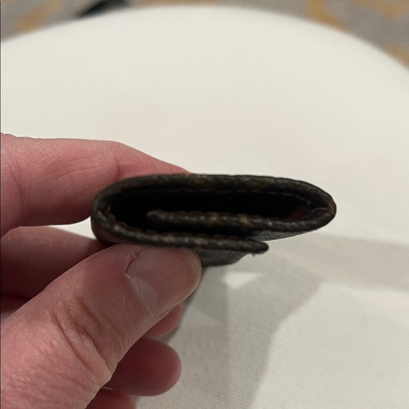 Louis Vuitton Monogram 3-Key Holder - Picture 4 of 9